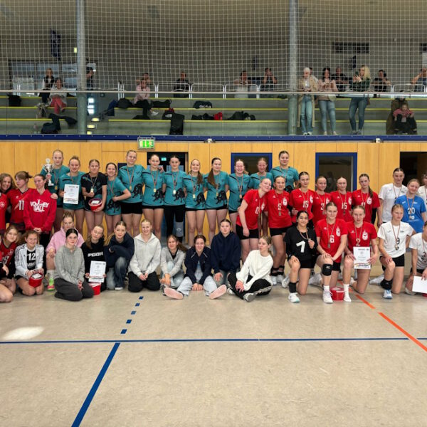 Die Teilnehmerinnen beim Pokalfinale der U16w (Foto: Christian Nürnberg)