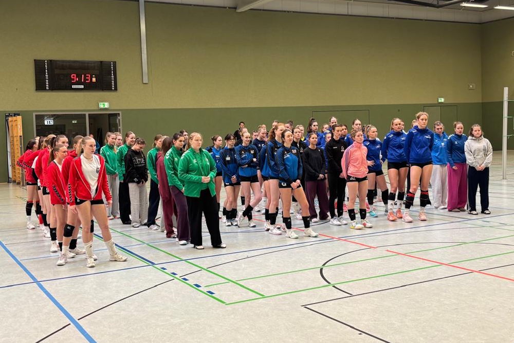 Die teilnehmenden Mannschaften beim A-Finale der Landesmeisterschaft (Foto: Christian Nürnberg)